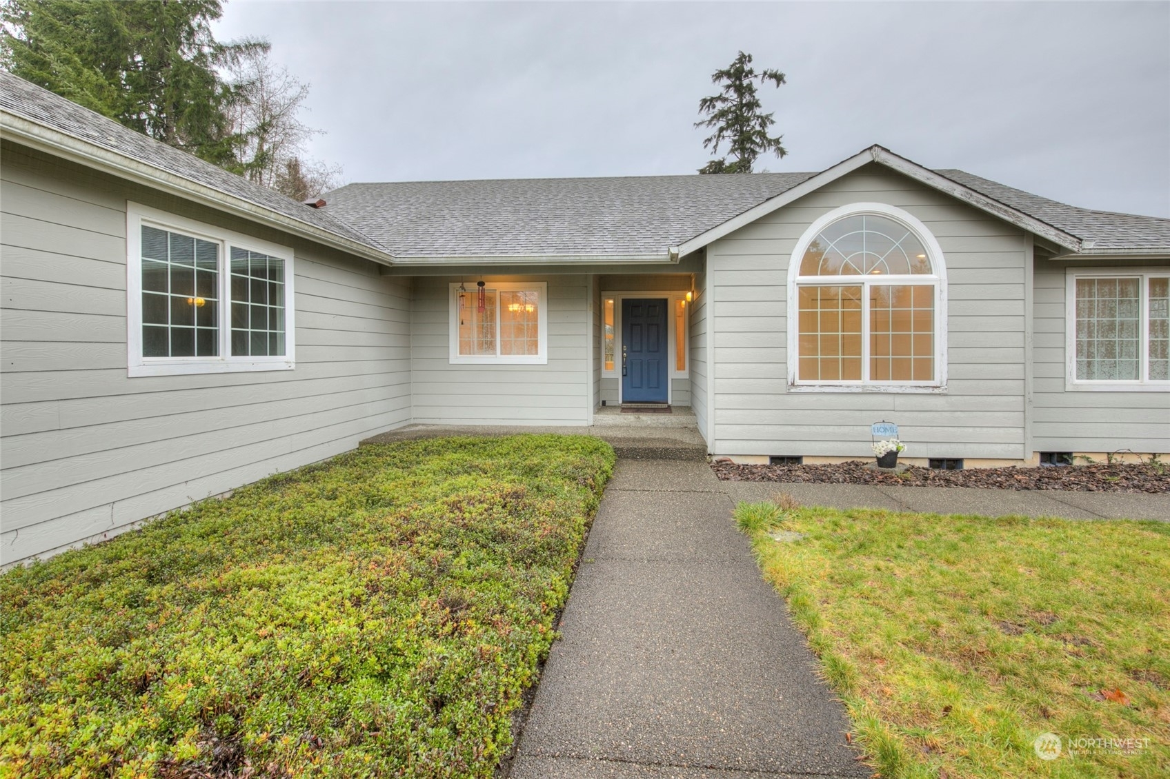 Property Photo:  1120 Hill Court  WA 98537 