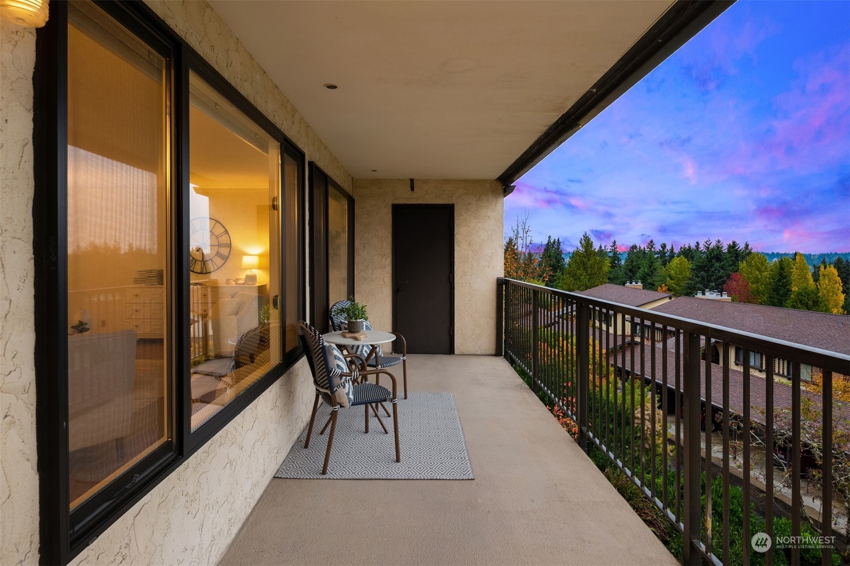 Property Photo:  1720 NE 179th Street 203  WA 98155 