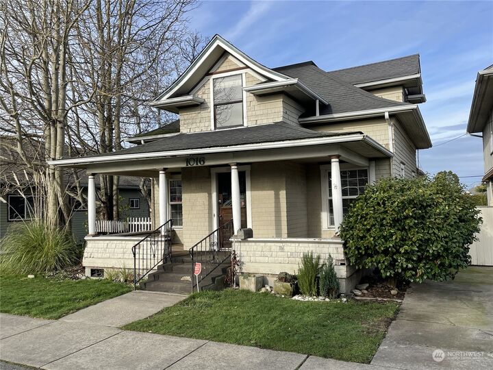 Property Photo:  1016 23rd Street  WA 98221 