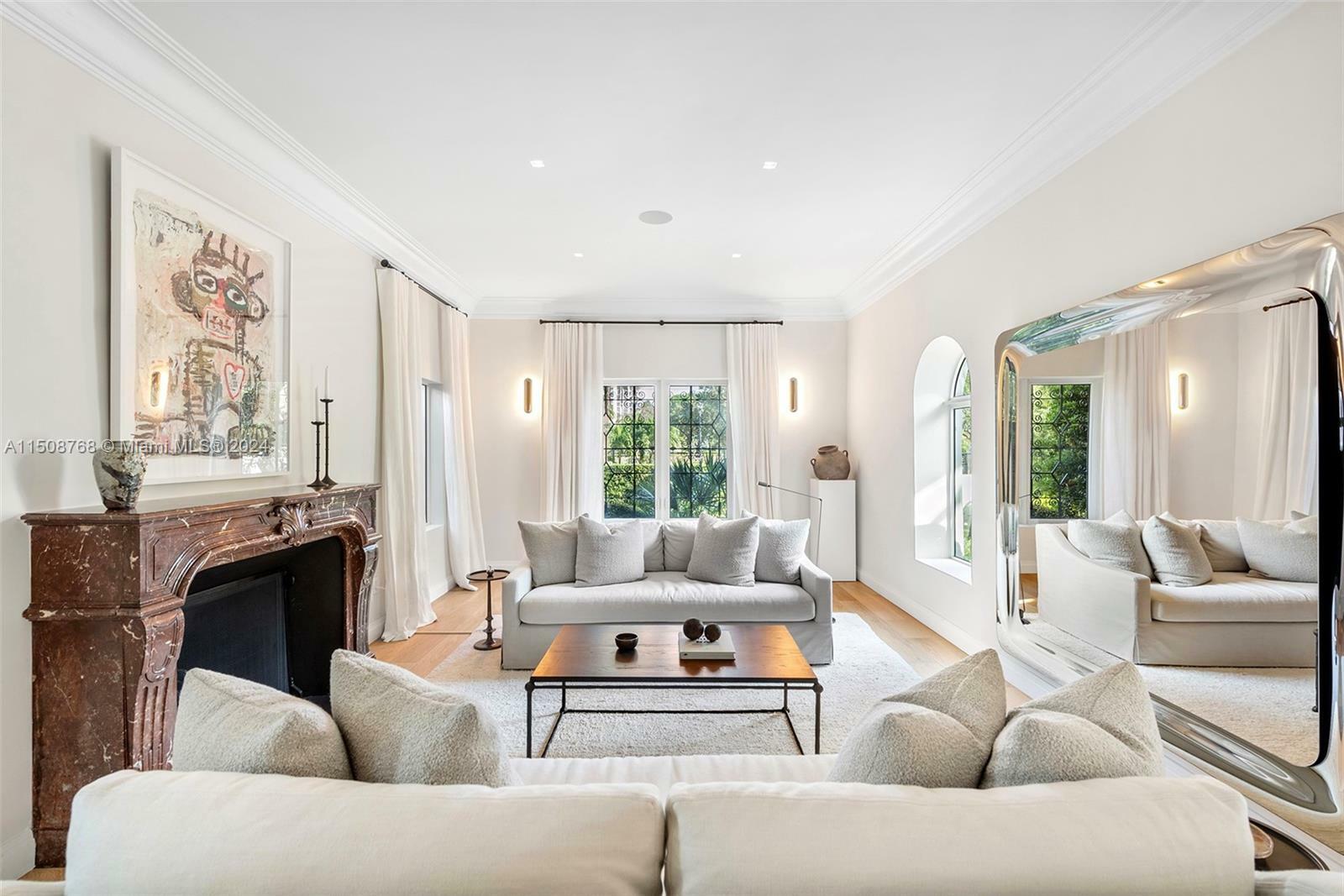 Property Photo: 5572 Pine Tree Dr FL 33140