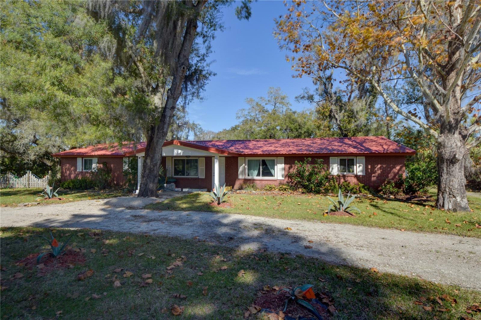 Property Photo:  9338 Old Gibsonton Drive  FL 33534 