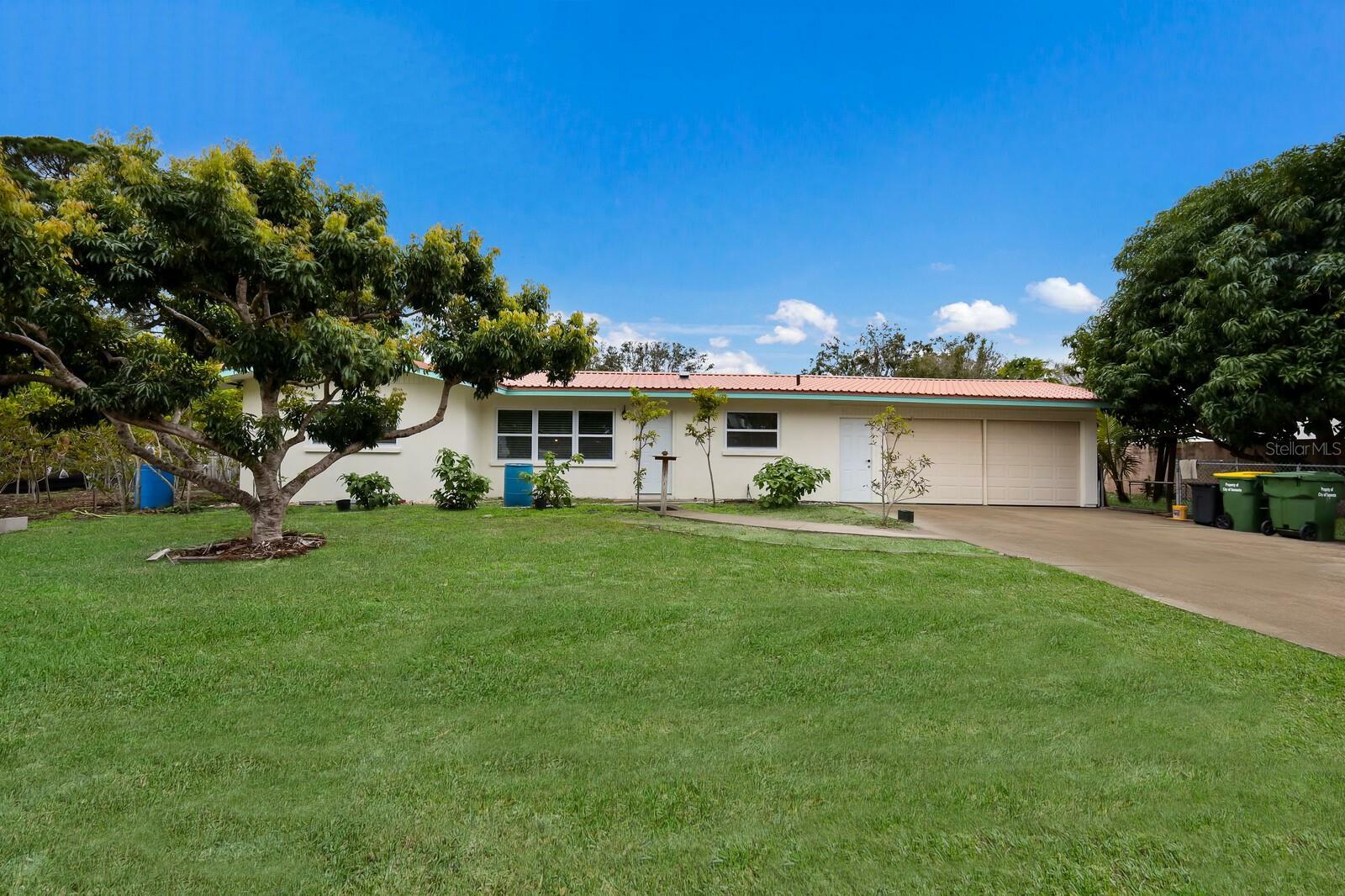 Property Photo:  2024 Datura Street  FL 34239 