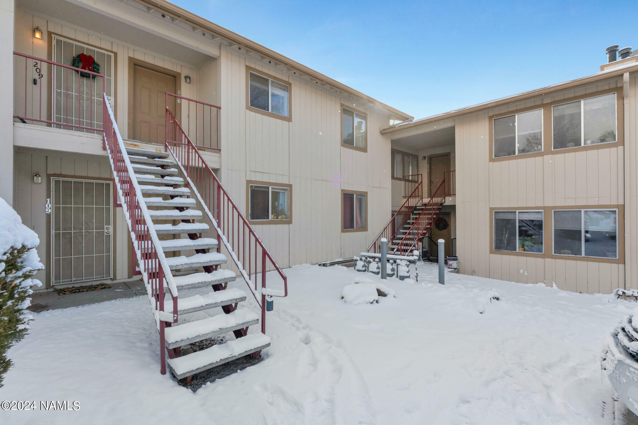 Property Photo:  2401 N West Street 211  AZ 86004 