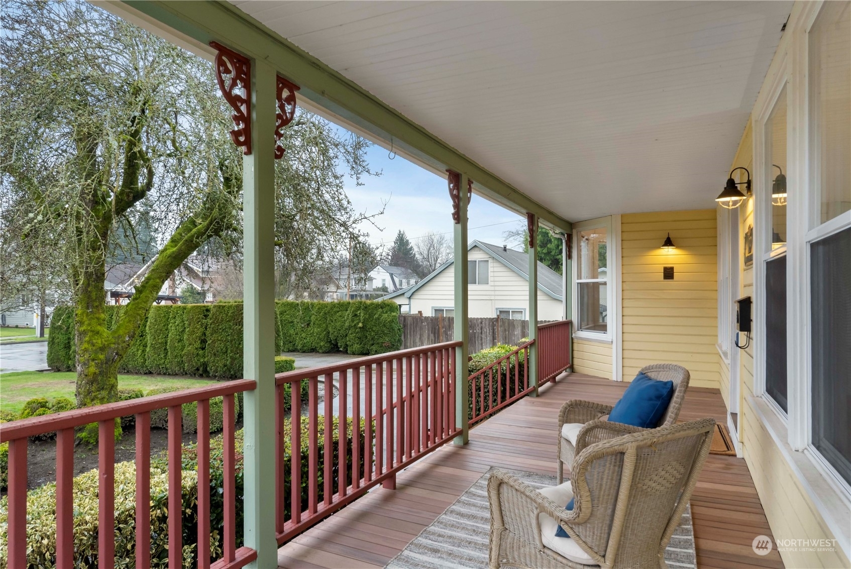 Property Photo:  109 5th Avenue NW  WA 98371 