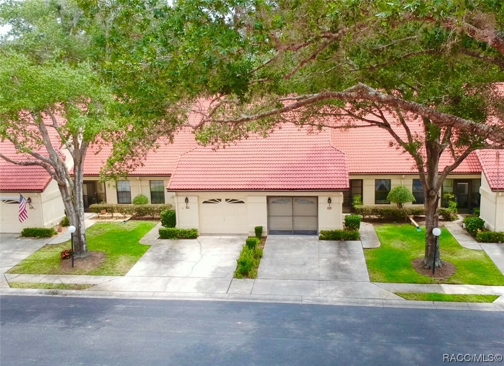 Property Photo:  2010 Forest Drive  FL 34453 