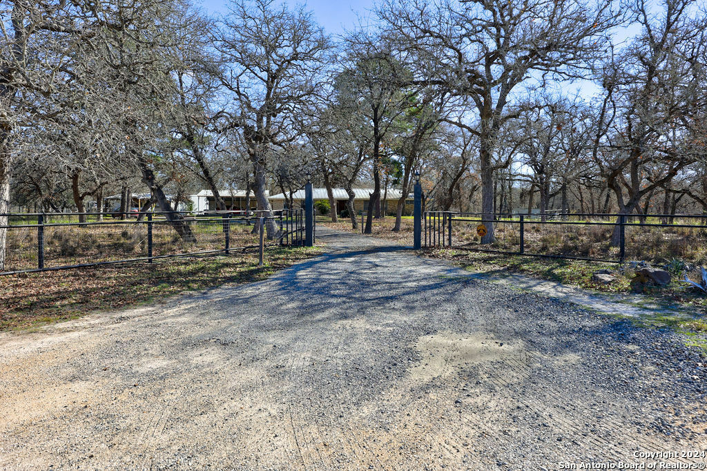 Property Photo:  1411 Vivroux Ranch Rd  TX 78155 