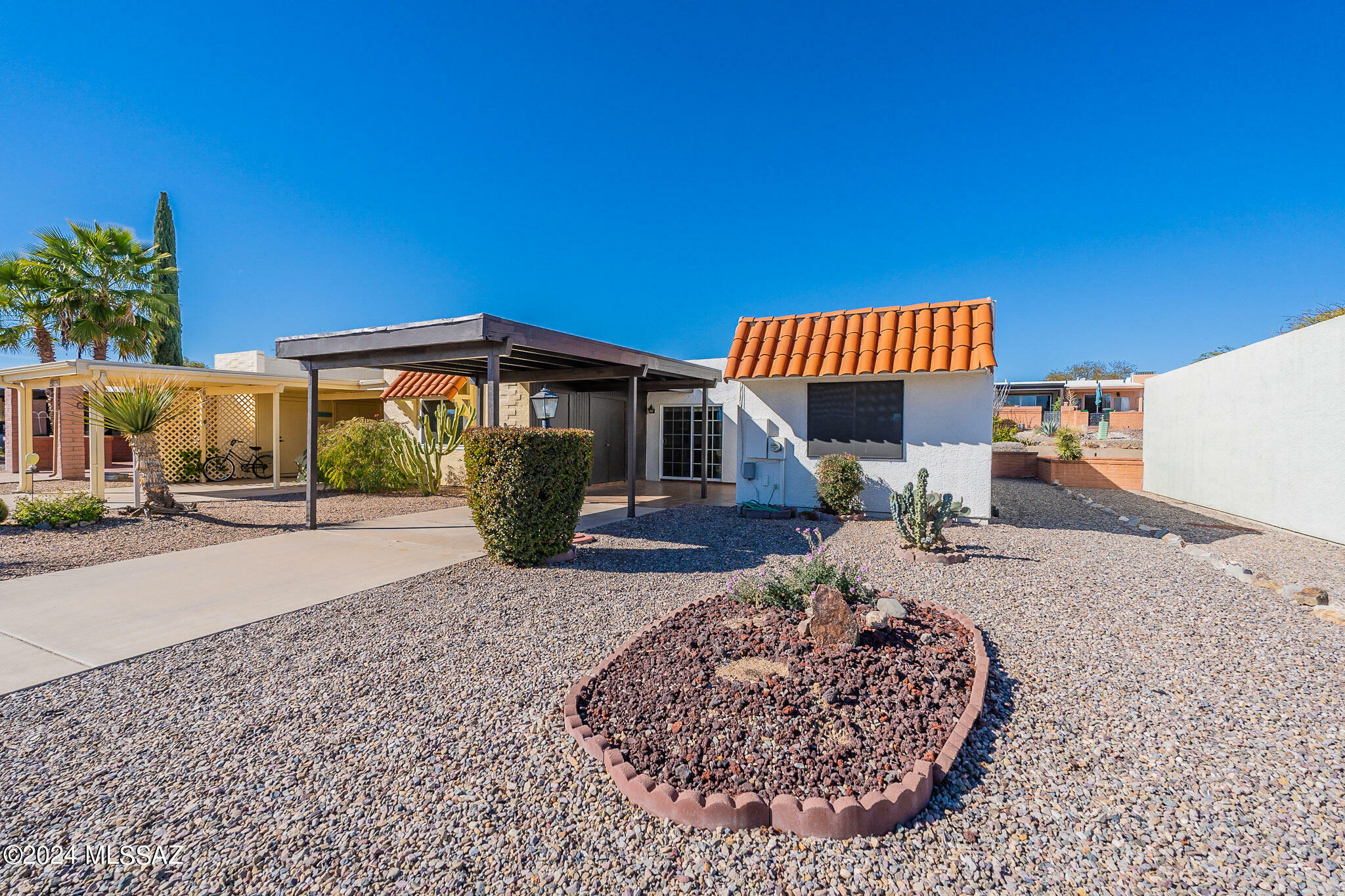 Property Photo:  385 N Calle De Las Profetas  AZ 85614 