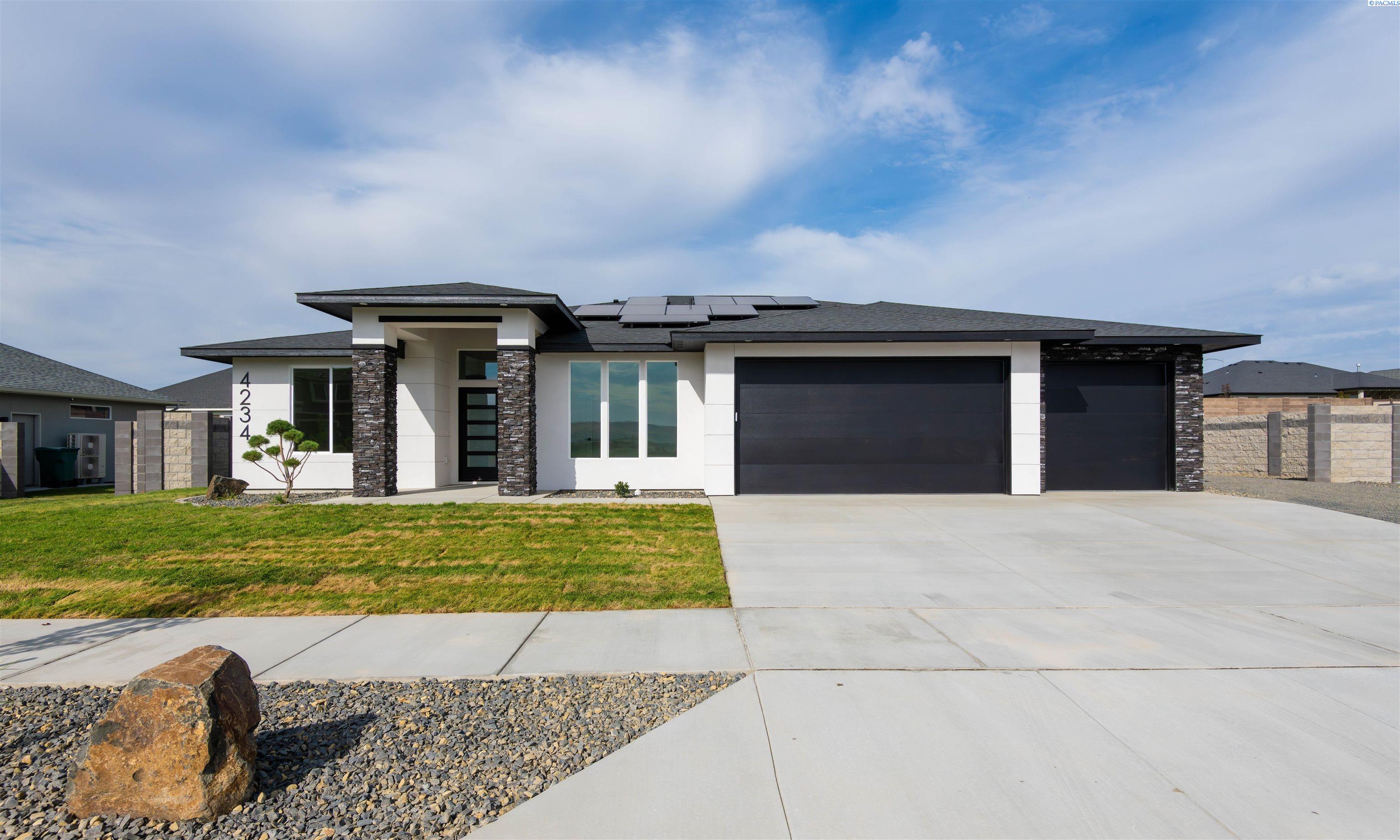 Property Photo: 4234 Potlatch Street WA 99352