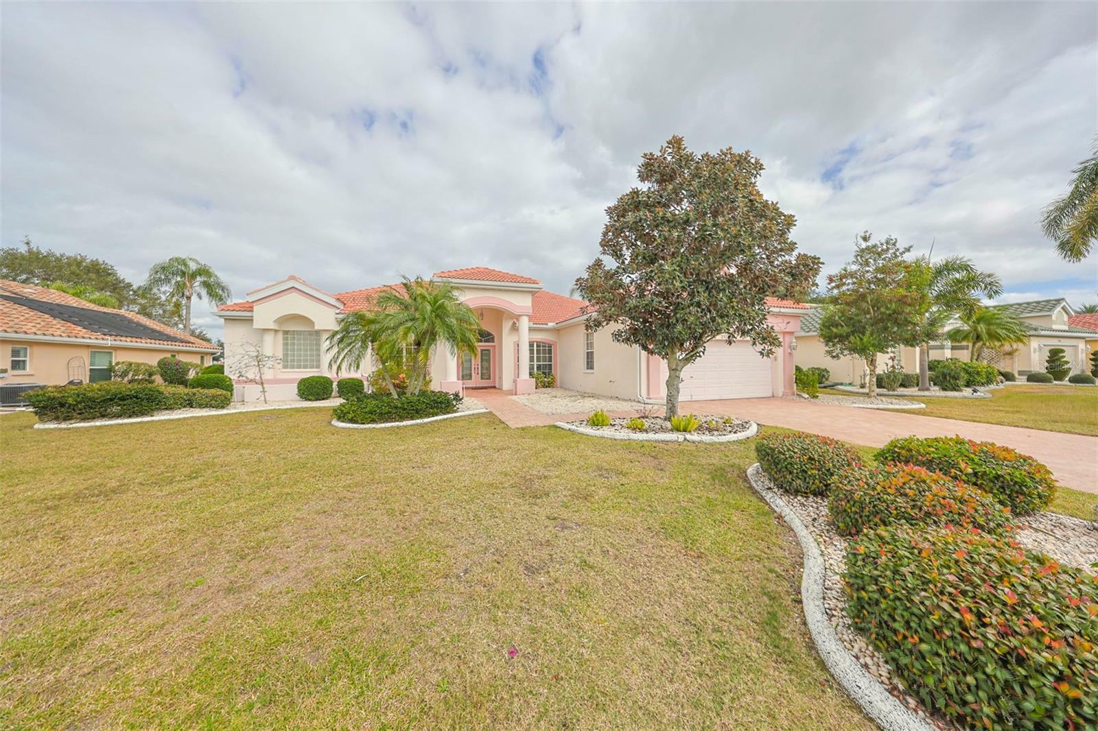 Property Photo:  2327 Platinum Drive  FL 33573 