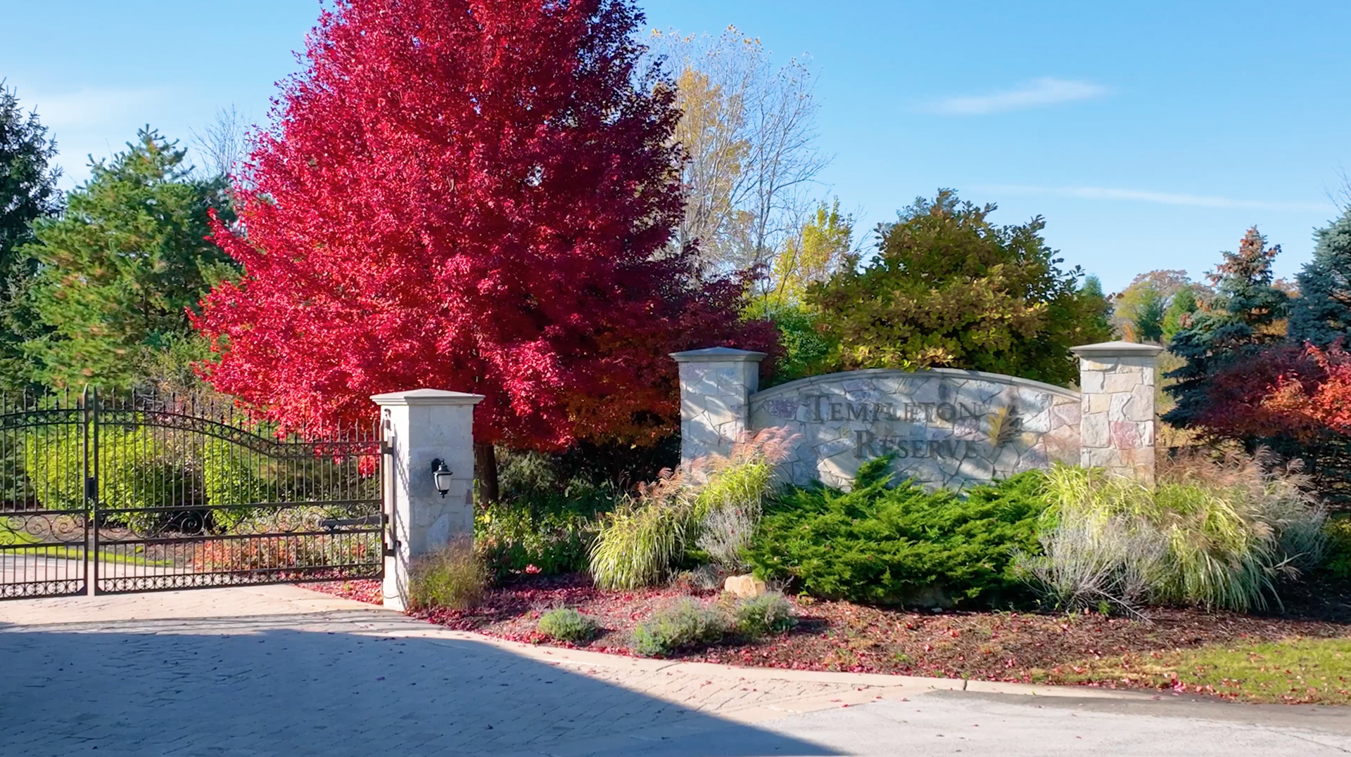 Property Photo: 20 Keller Lane IL 60523
