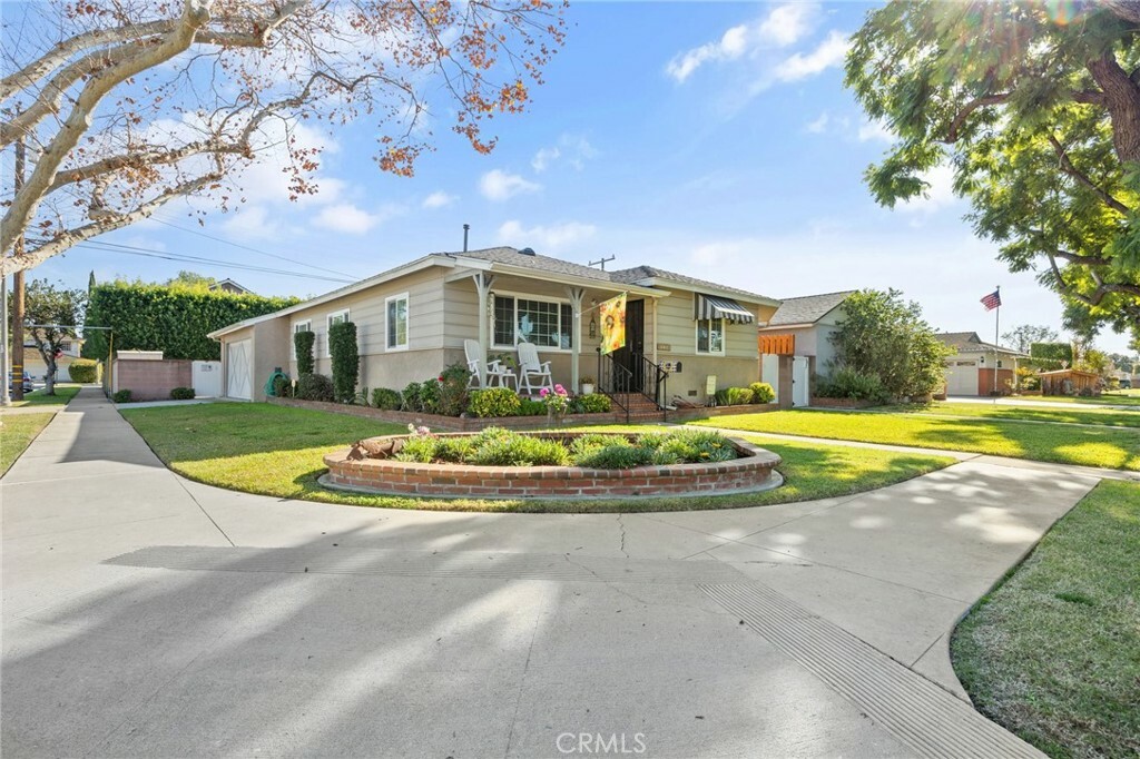 Property Photo:  6156 Fanwood Avenue  CA 90713 