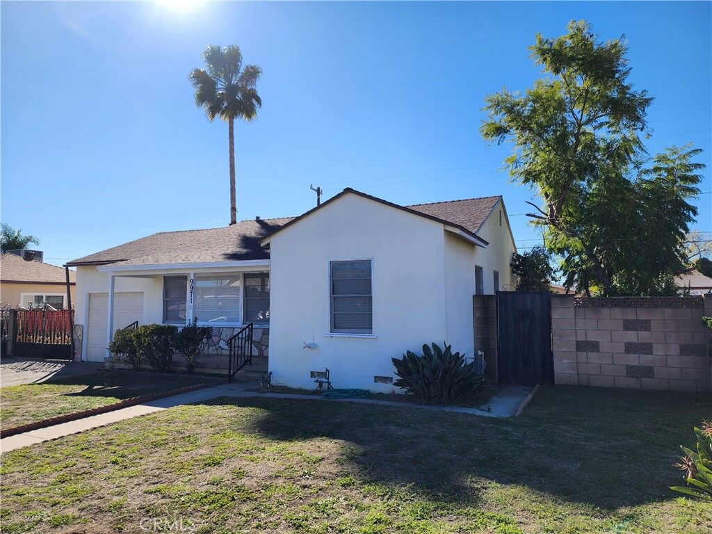 Property Photo:  9971 Ilex Avenue  CA 91331 