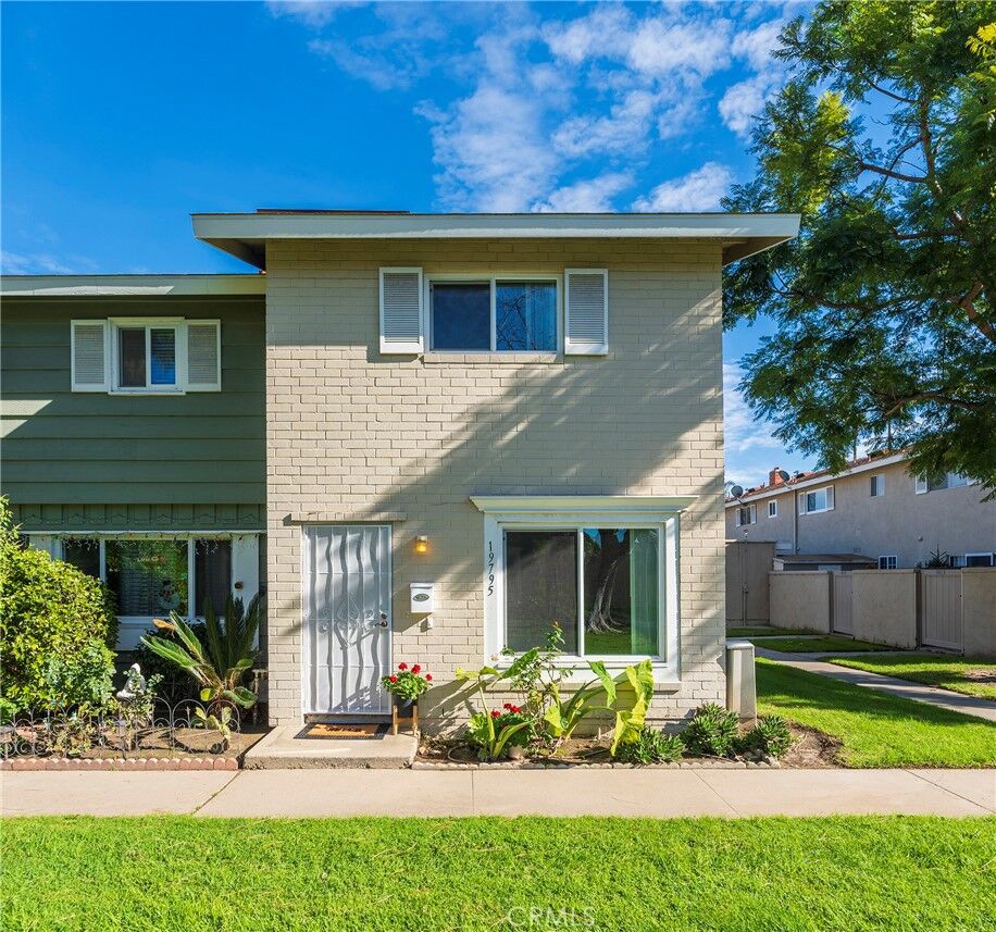 Property Photo: 19795 Claremont Ln CA 92646