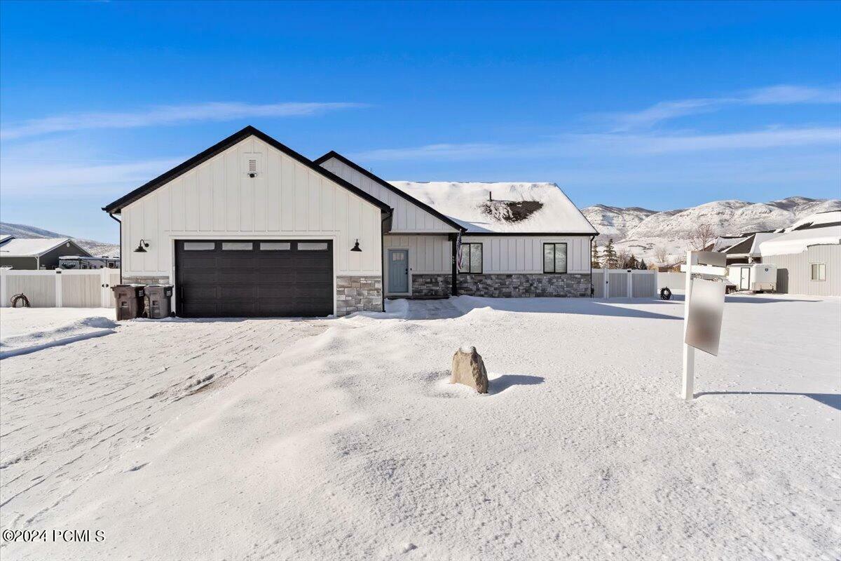 Property Photo: 655 N 200 East UT 84033