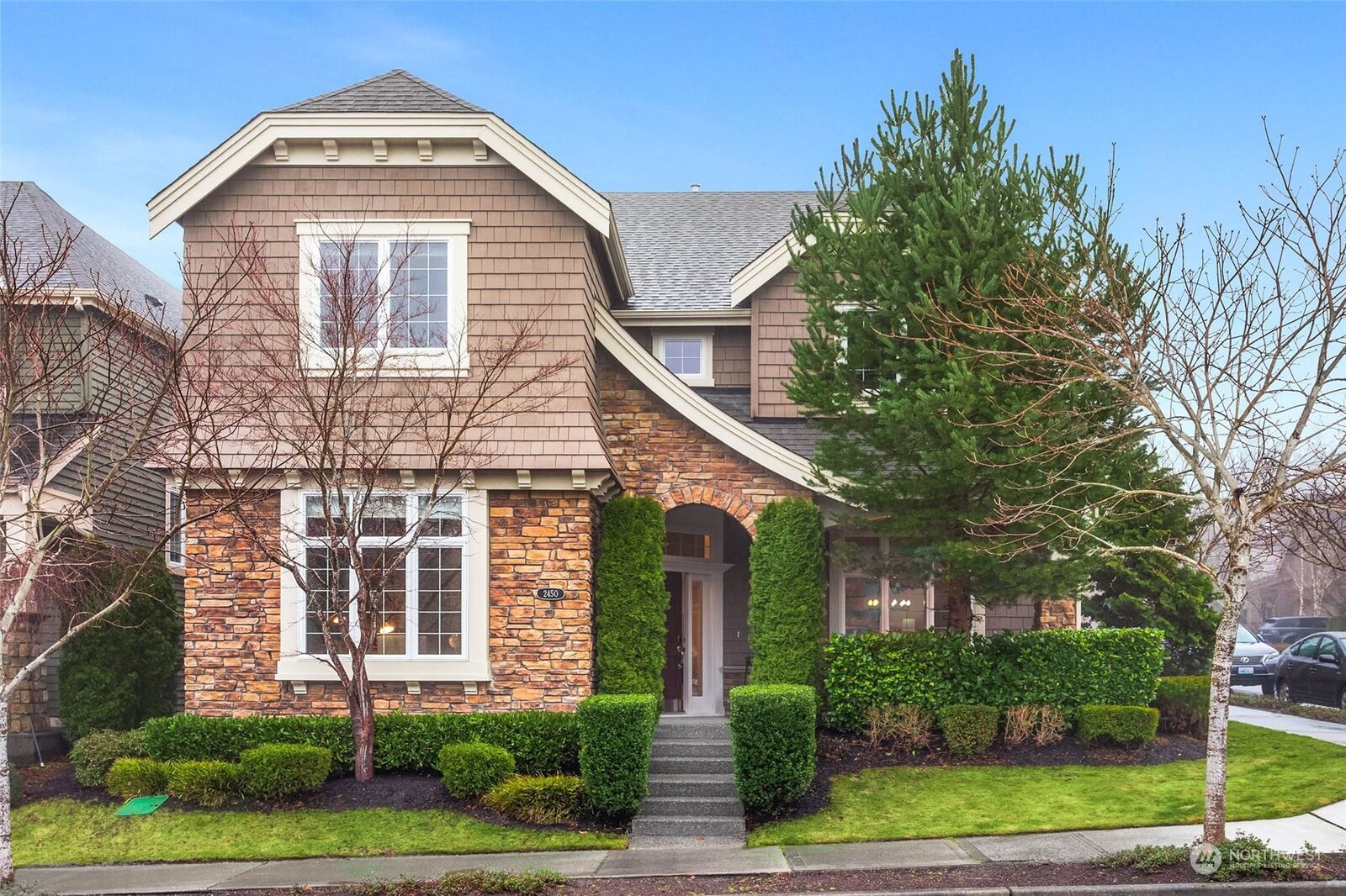 Property Photo:  2450 NE Davis Loop  WA 98029 