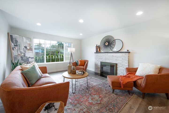 Property Photo: 15518 NE 52nd Street WA 98052