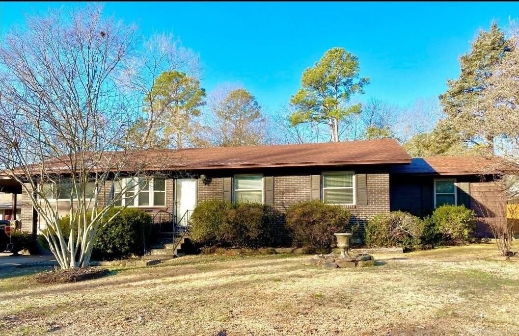 Property Photo:  2520 Robinson  AR 72034 