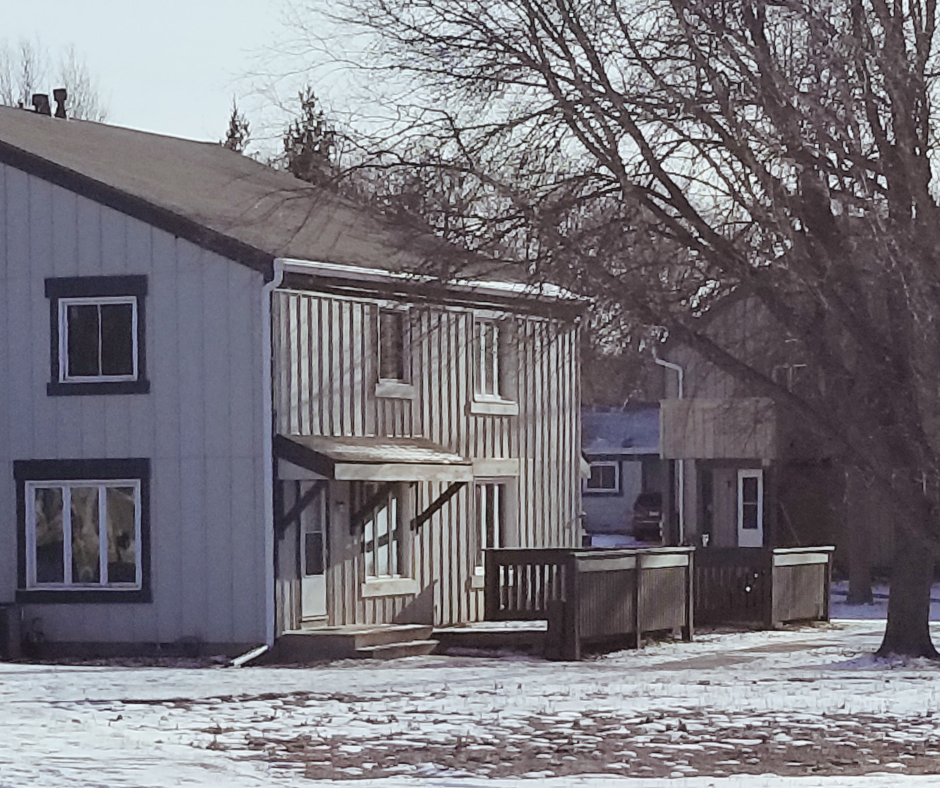 Property Photo: 4856 Grenwich Way N MN 55128