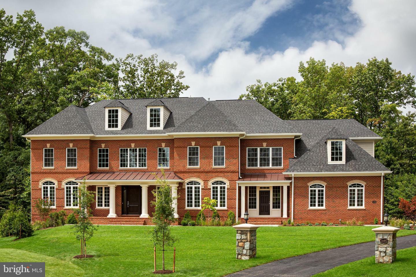 Property Photo:  Fairfax Manor Court  VA 20151 