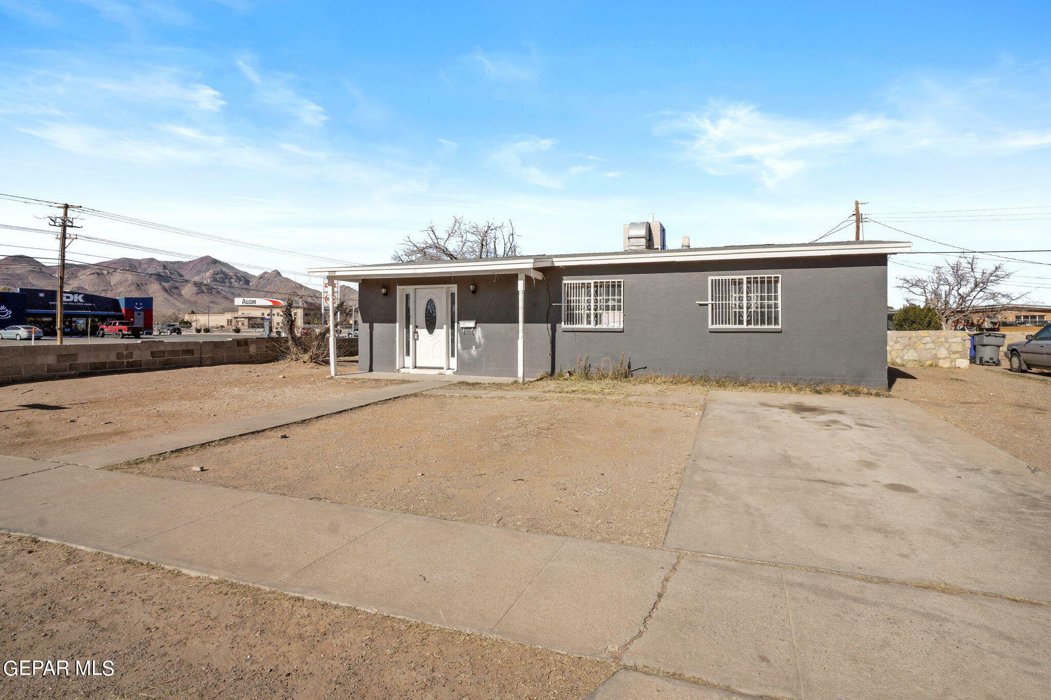 Property Photo: 5001 Catskill Avenue TX 79904