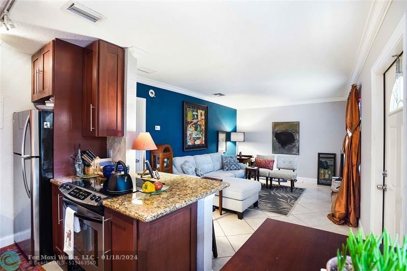 Property Photo: 1311 NE 18th St 206 FL 33305