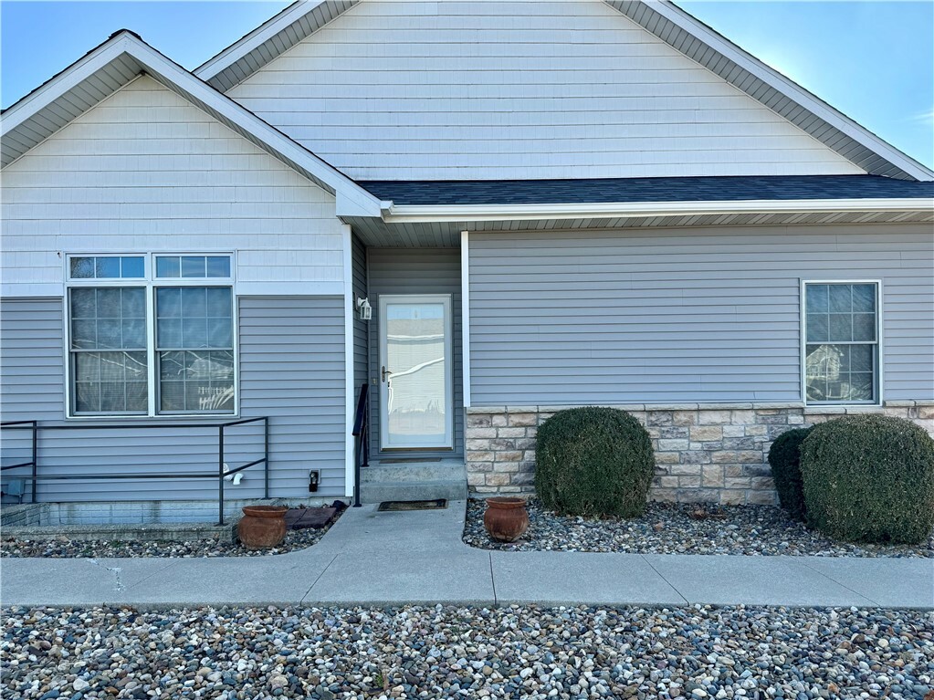 Property Photo:  460 Larson Drive  IA 50124 