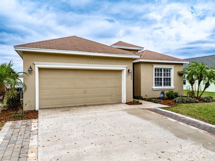 Property Photo: 10635 Carloway Hills Drive FL 33598
