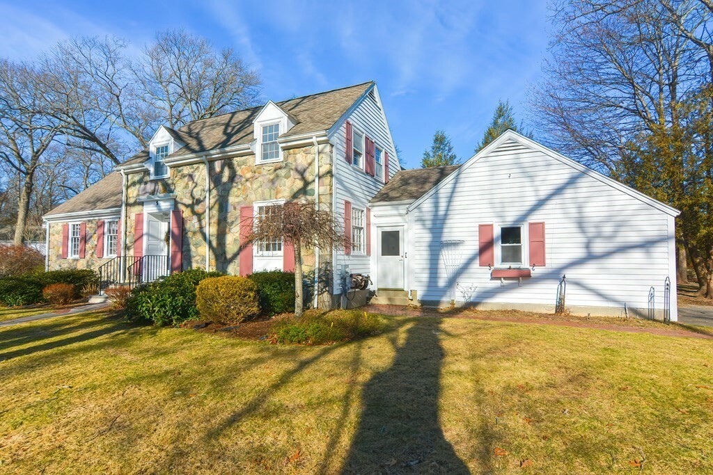 Property Photo:  5 Victoria Cir  MA 02062 