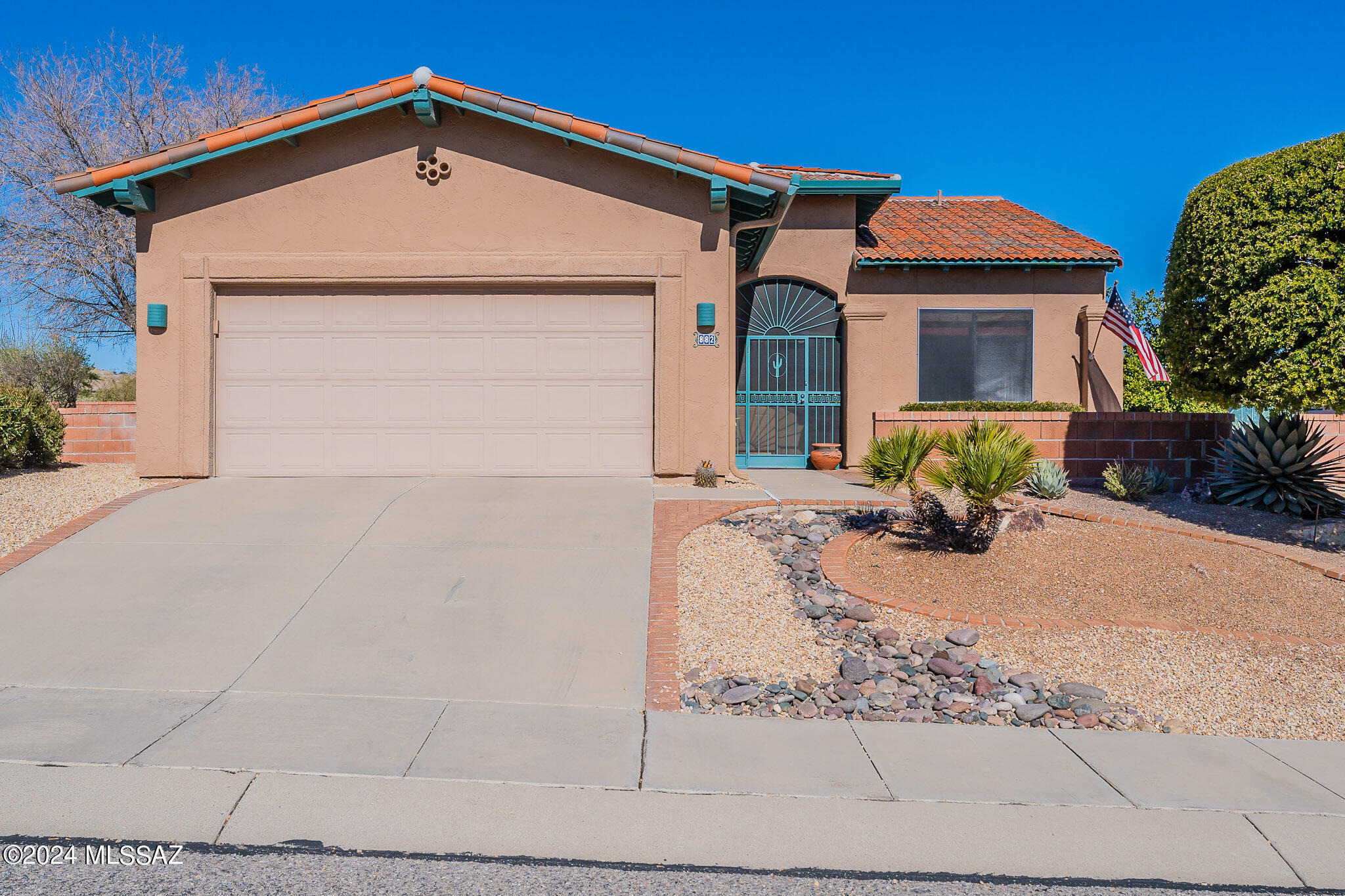 Property Photo:  882 W Union Bell Drive  AZ 85614 