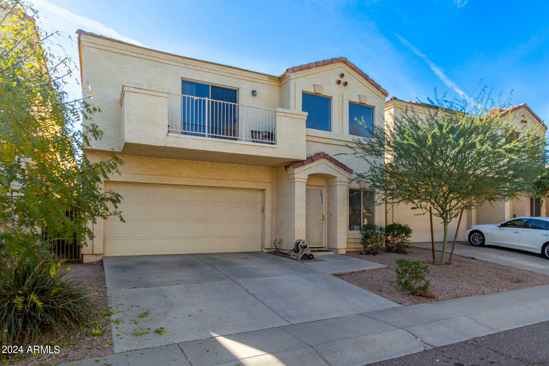 Property Photo:  1011 W Julie Drive  AZ 85283 