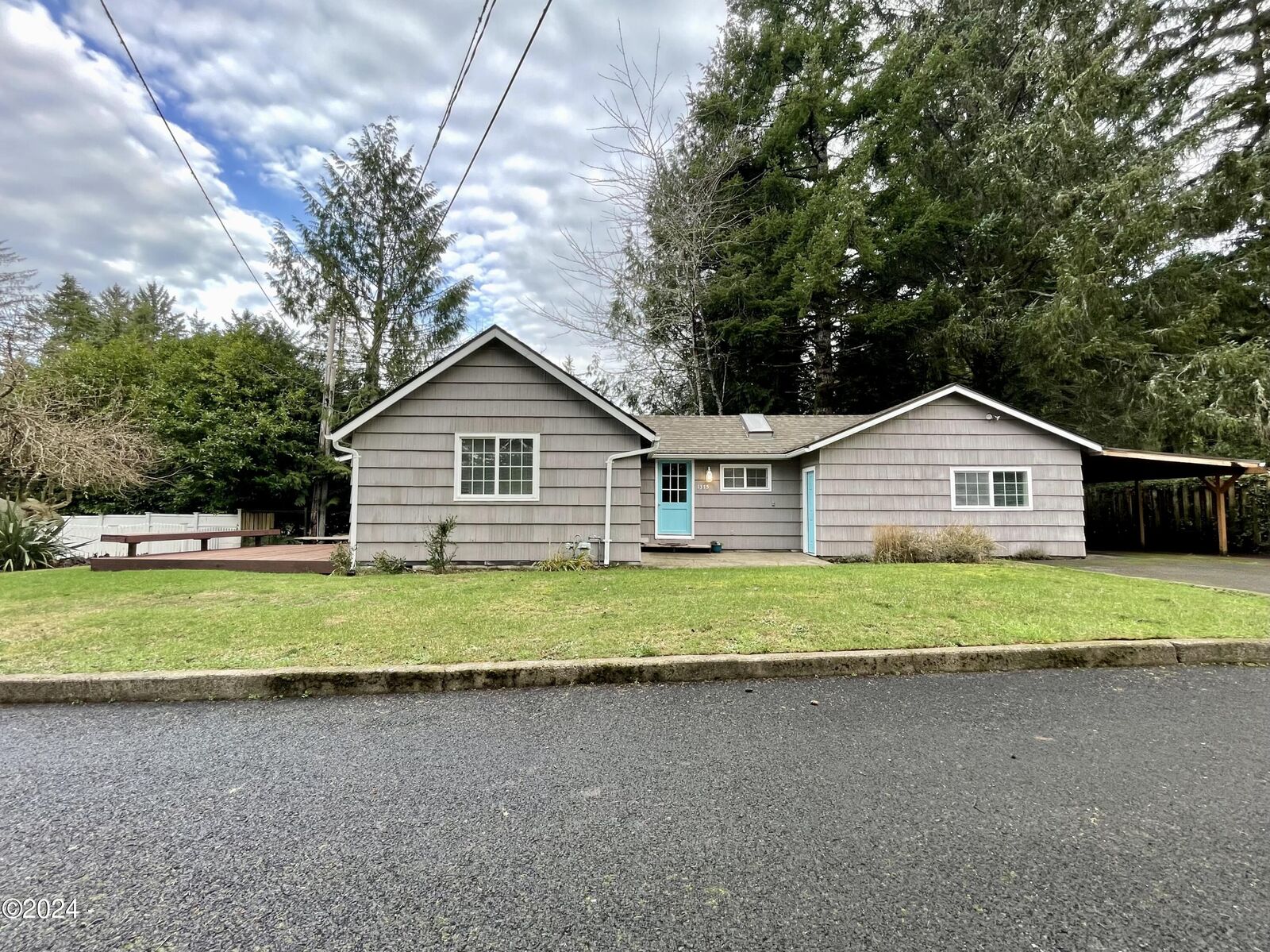 Property Photo: 1375 NE East Devils Lake Road OR 97368