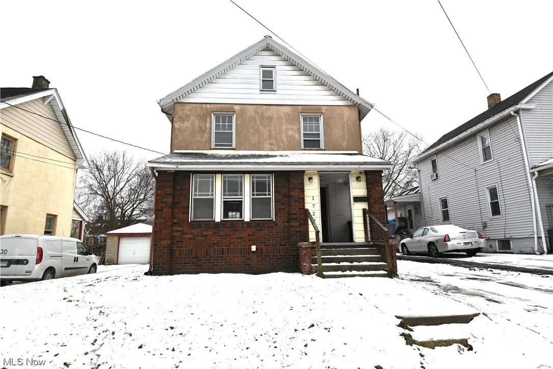 Property Photo:  1729 Manhattan Avenue  OH 44509 