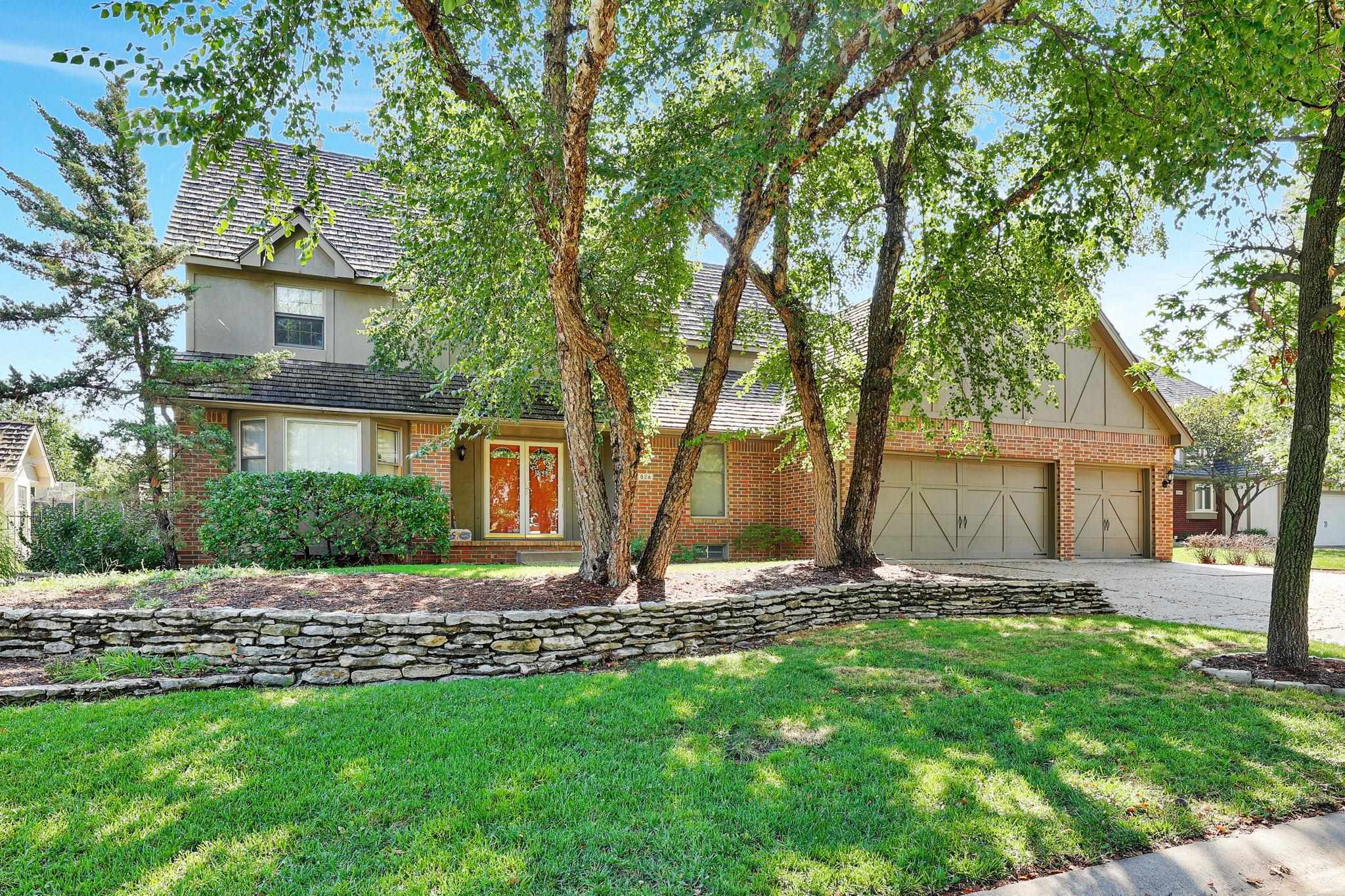 Property Photo:  826 N Cypress Ct  KS 67206 