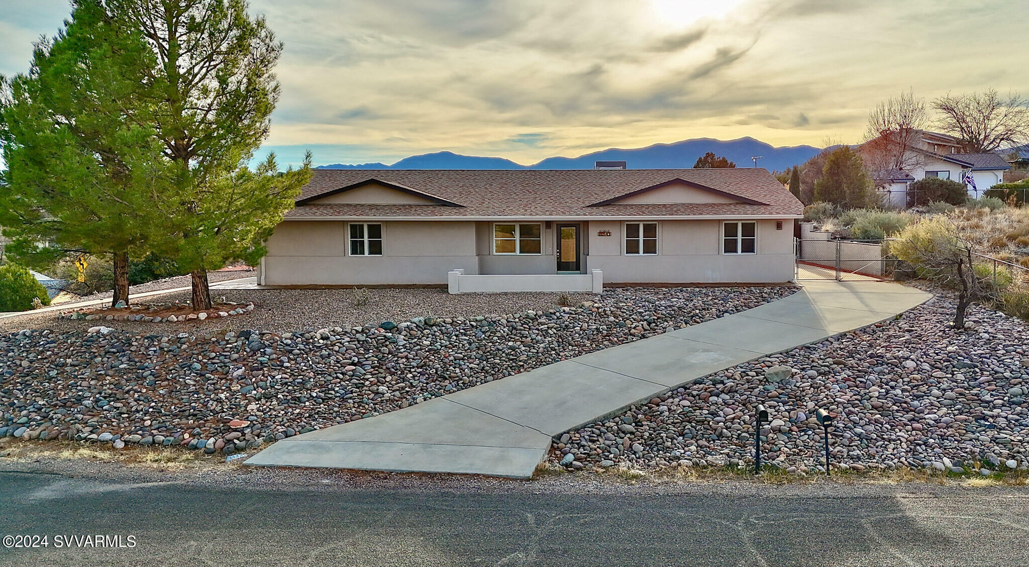 Property Photo:  2290 S Roundup Tr  AZ 86326 