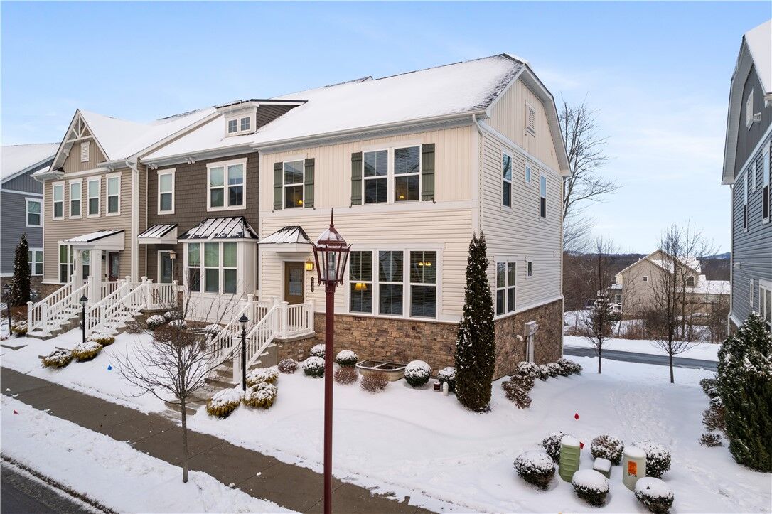 Property Photo:  319 Cross Creek Drive  PA 16066 