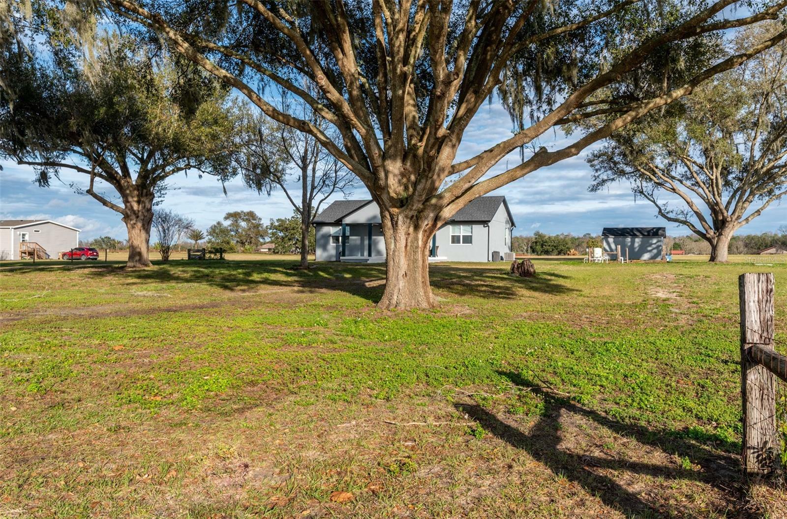 Property Photo:  13810 Rester Road  FL 34736 