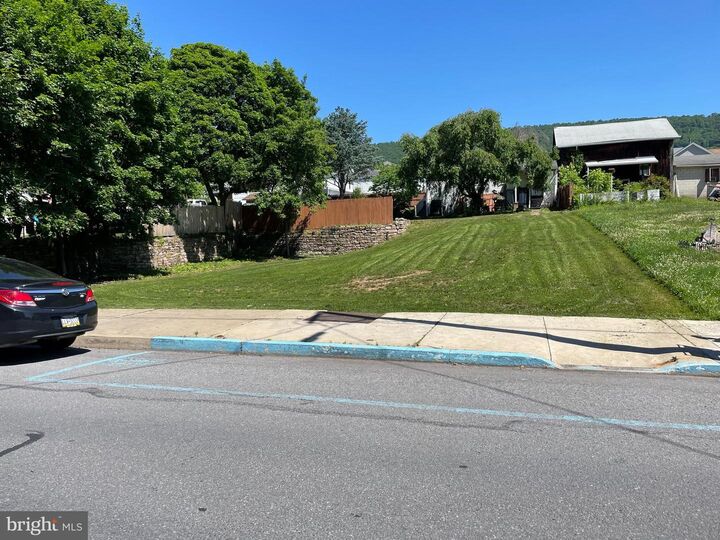 Property Photo:  127 And 129 E Market Street  PA 17098 