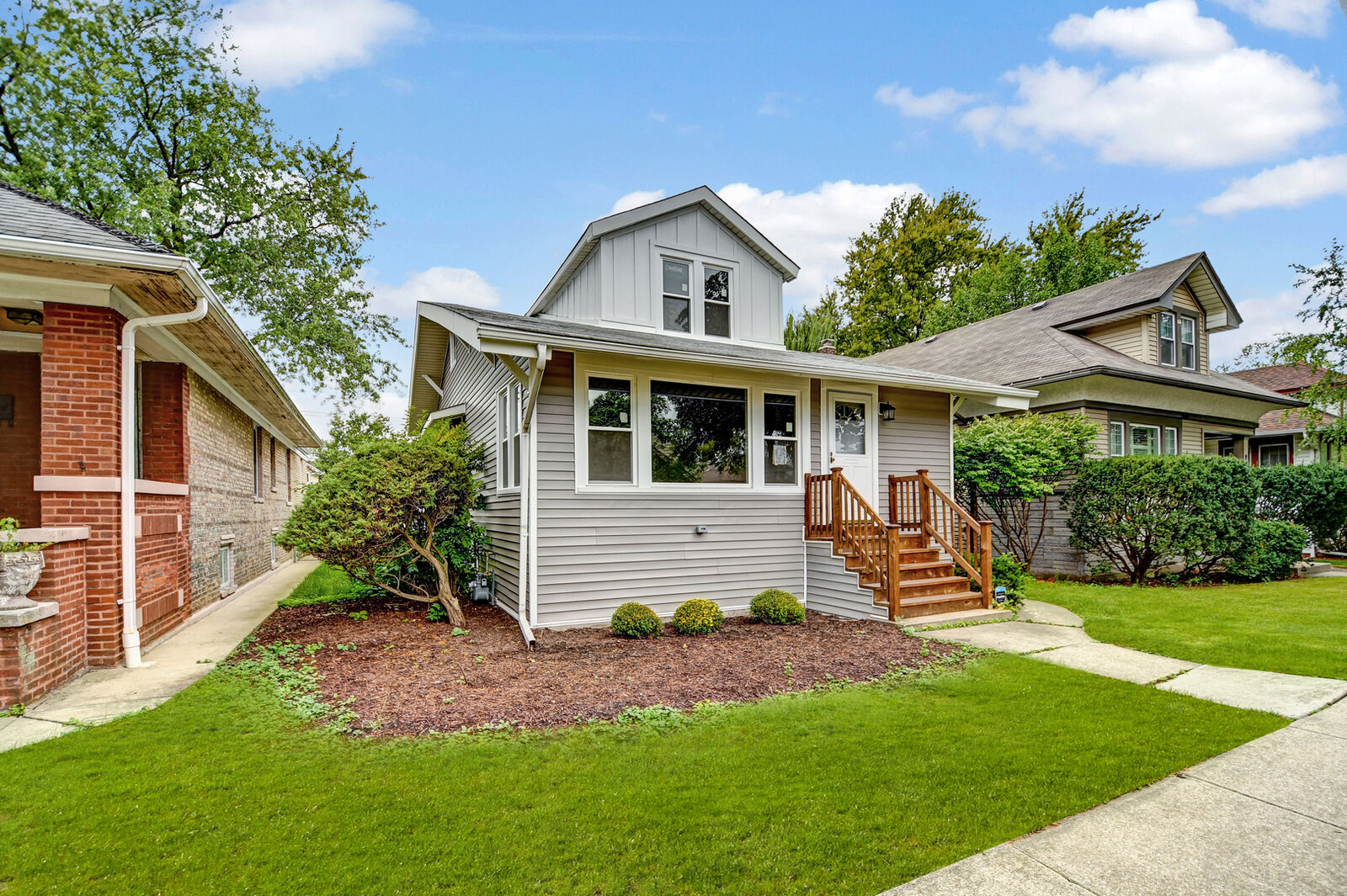 Property Photo:  923 N Lombard Avenue  IL 60302 