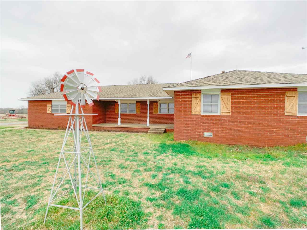 Property Photo:  2501 W South Avenue  OK 74601 