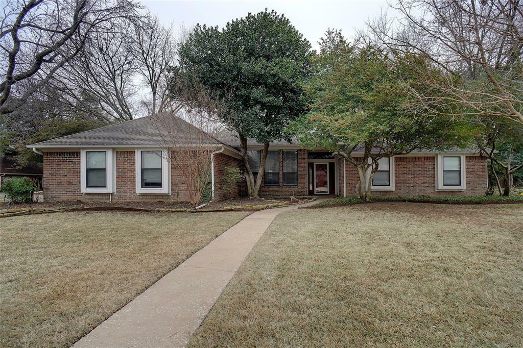 Property Photo:  1404 Cambridge Lane  TX 76209 