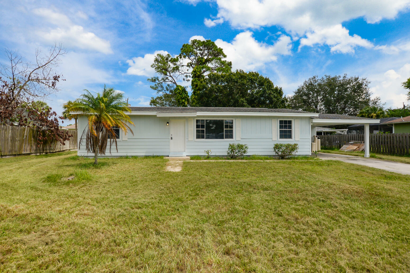 Property Photo:  5614 Deleon Avenue  FL 34951 