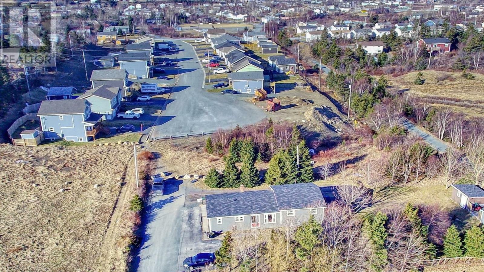 Property Photo:  20 Braeside Lane  NL A1X 6H9 