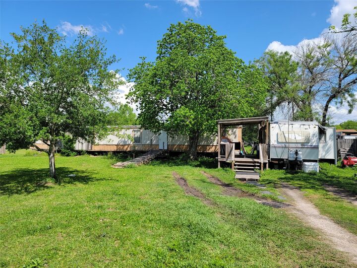 Property Photo:  2211 Sweet Bay Street  TX 77523 