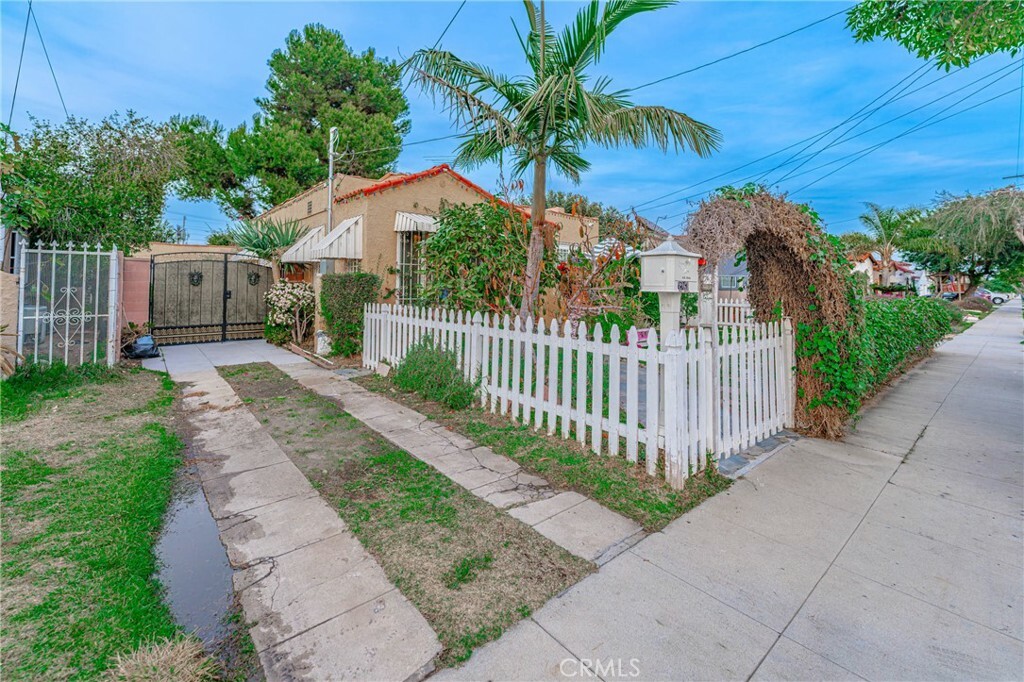 Property Photo:  3261 California Street  CA 90255 