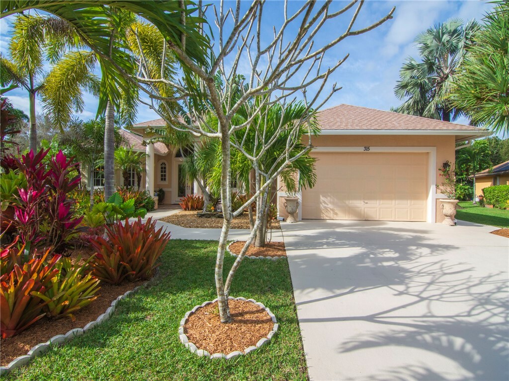 Property Photo:  315 22nd Avenue SW  FL 32962 