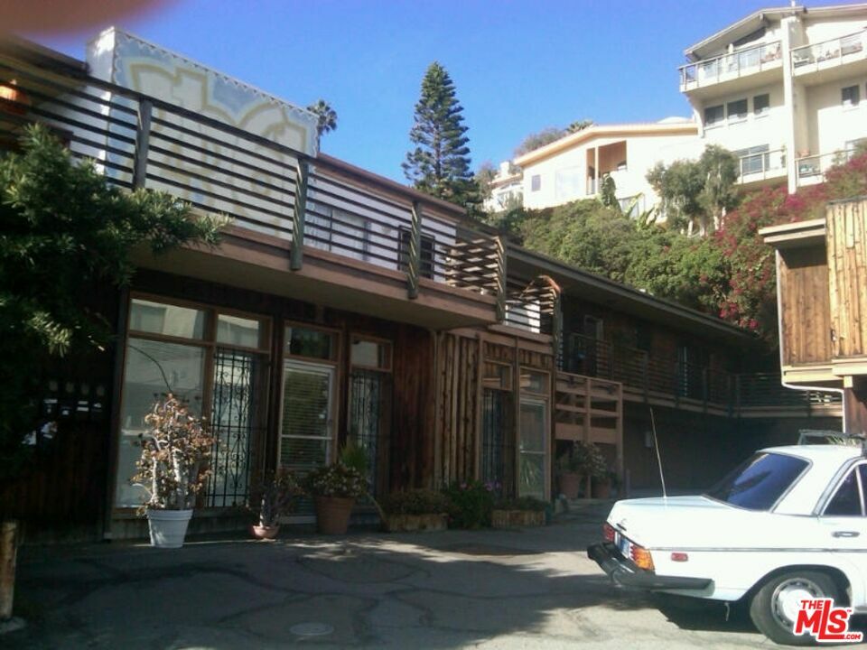 21361   Pacific Coast Hwy 2  Malibu CA 90265 photo