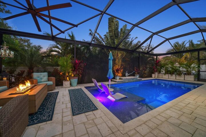 Property Photo:  1466 Aberdeen Oaks Drive  FL 34698 