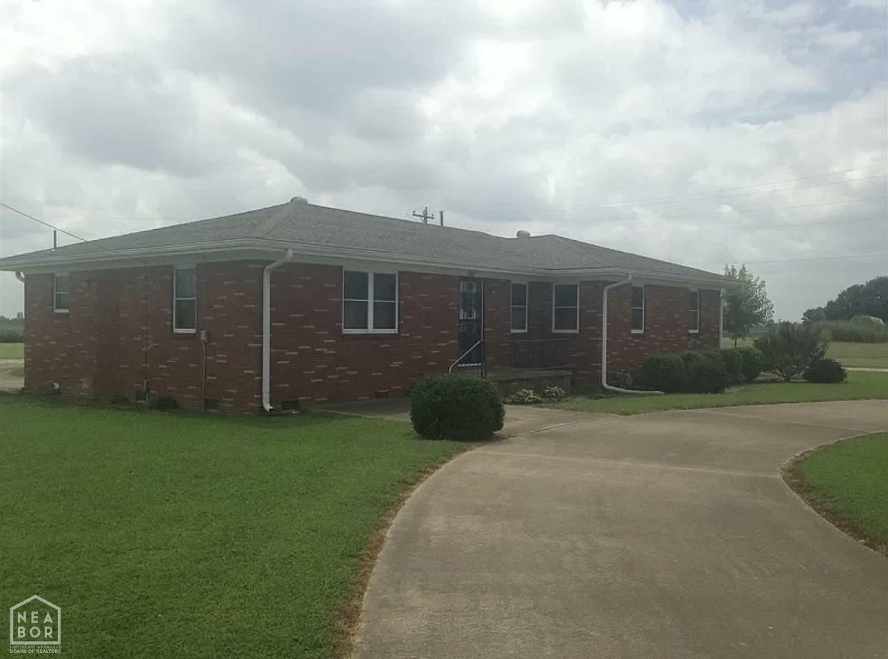 Property Photo:  402 Robinson  AR 72411 