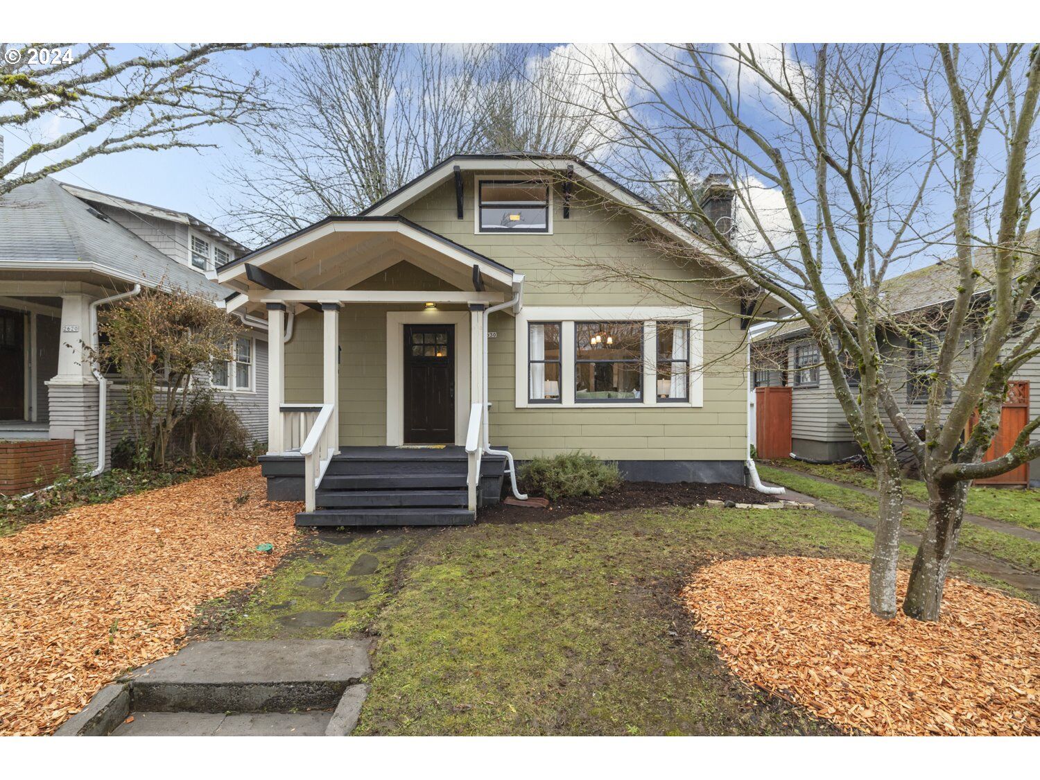 Property Photo:  2630 SE 43rd Ave  OR 97206 