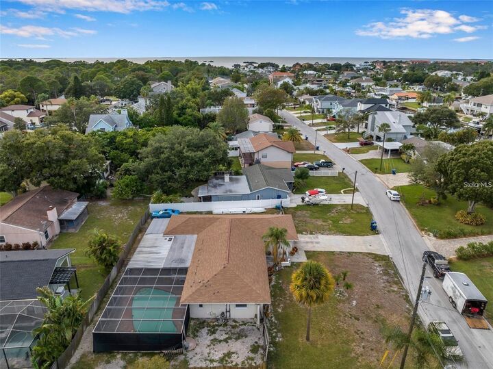 Property Photo: 340 Crosswinds Drive FL 34683